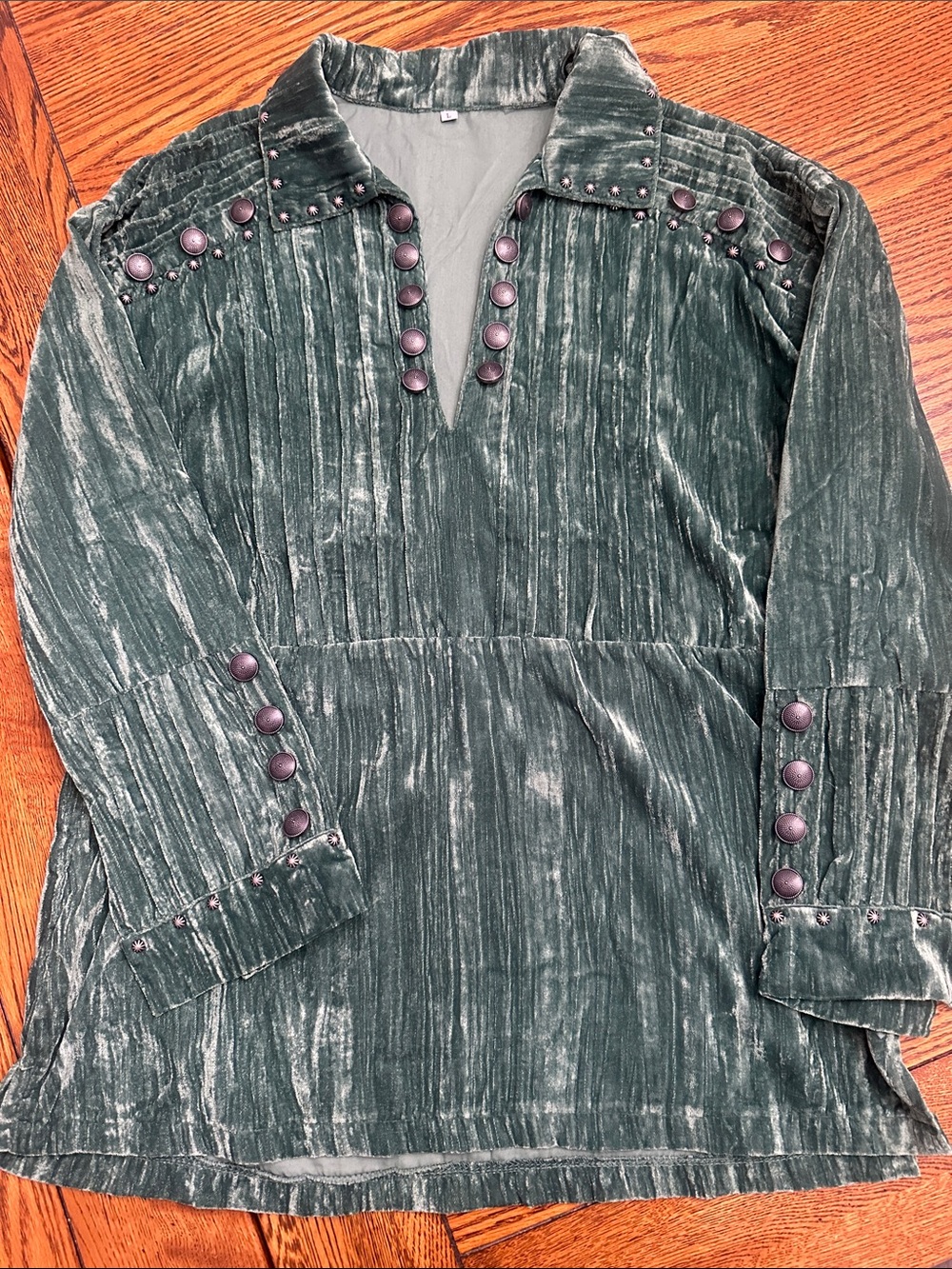Women’s Kelly Green Velvet Stud-Accent Tunic Top